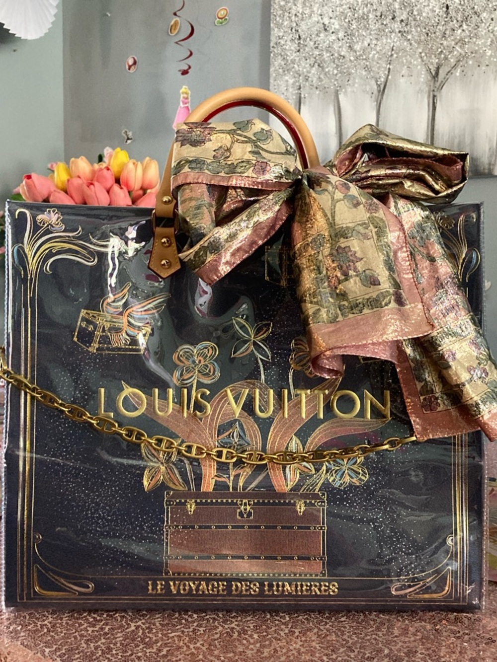 ❤️LOUIS VUITTON SHOPPING BAG TOTE SPECIAL EDITION AUTHENTIC W CHAIN AND  SCARF.